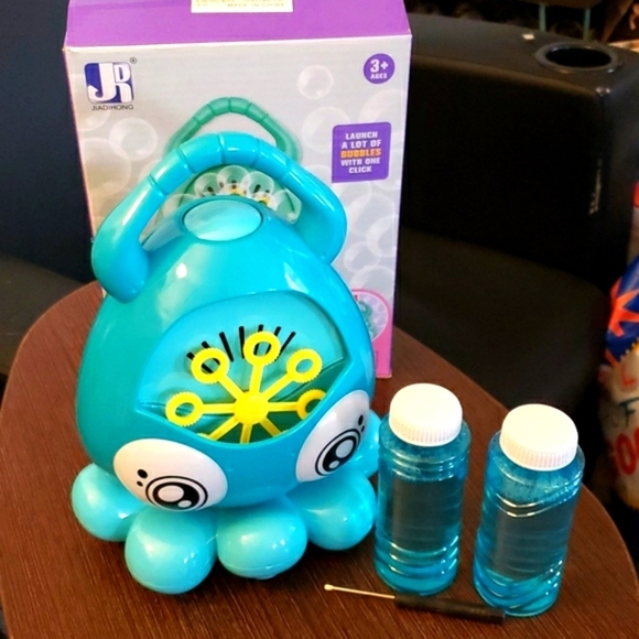 Jiadihong Octopus Automatic Bubble Blower - Picture 2 of 7
